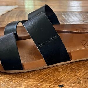 Reef Black and Brown Women's Sandals - size 9